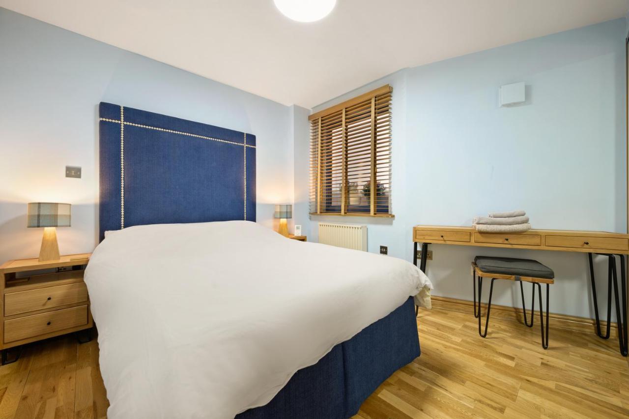 Lovely 2 Double Bedroom Flat With Patio Manchester Exteriér fotografie