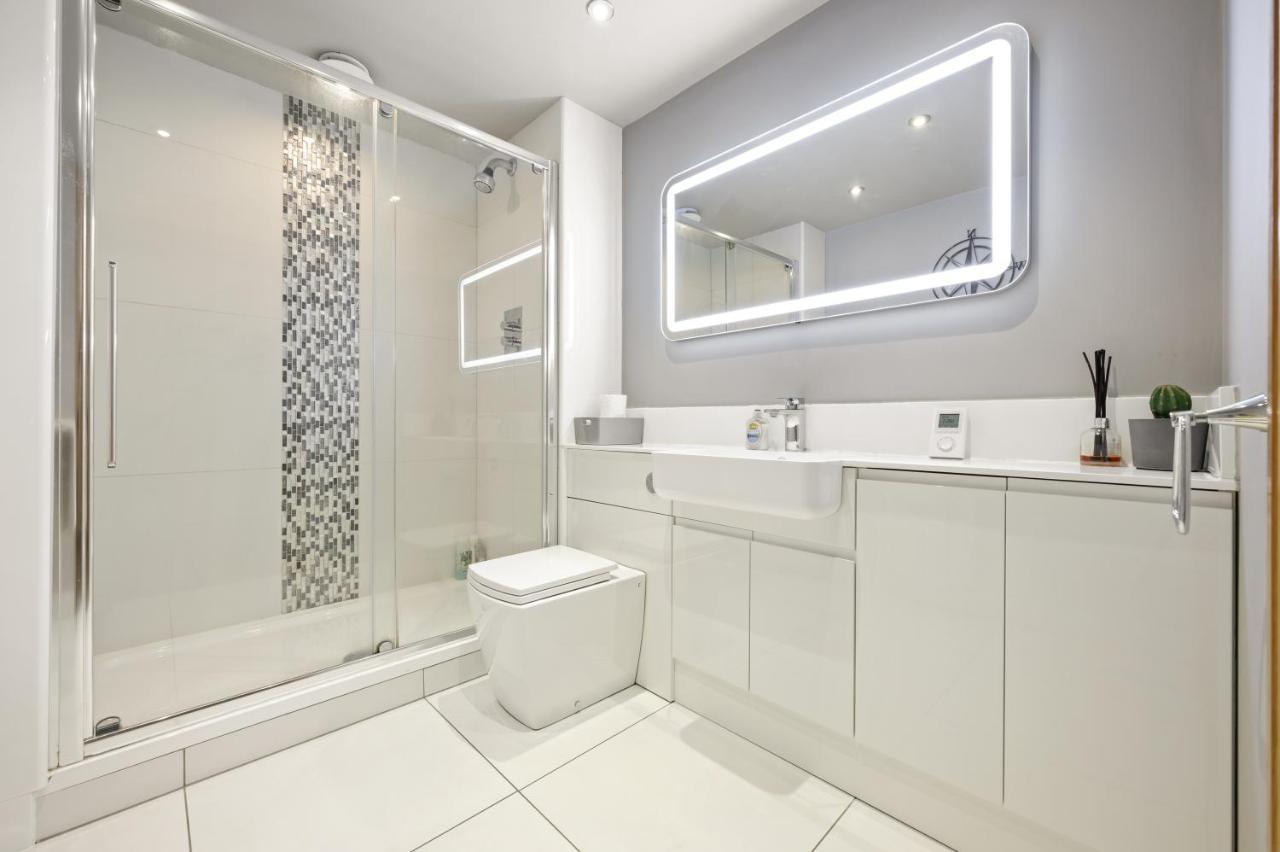Lovely 2 Double Bedroom Flat With Patio Manchester Exteriér fotografie